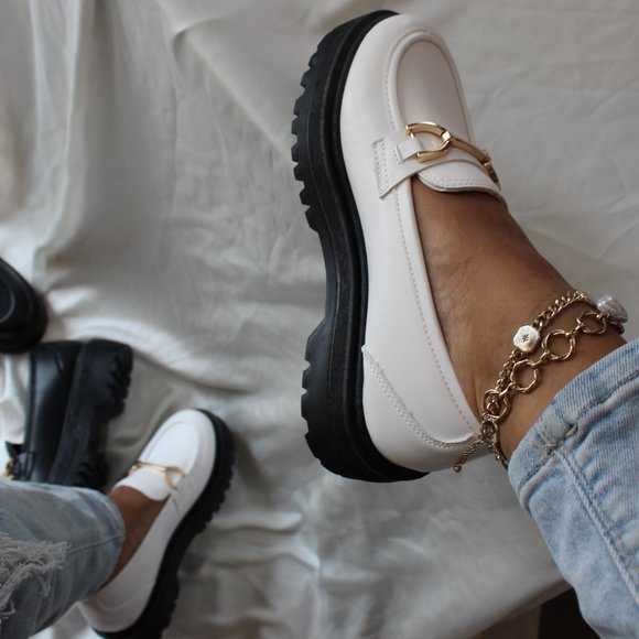 🚨FEW PAIRS LEFT// Chain detail White Platform Loafer - Picture 7 of 11